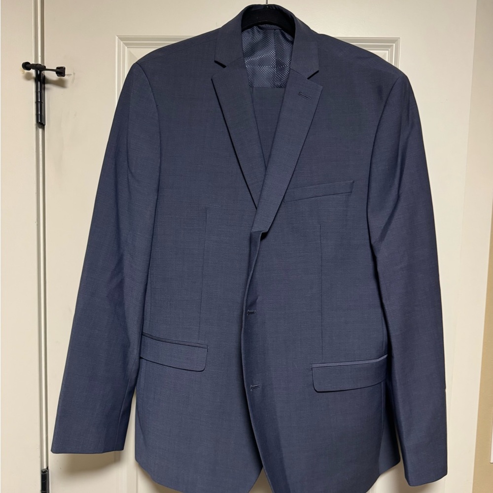Bar III Slim Fit Men’s Two-Piece Suit 44R/36x32 Blue